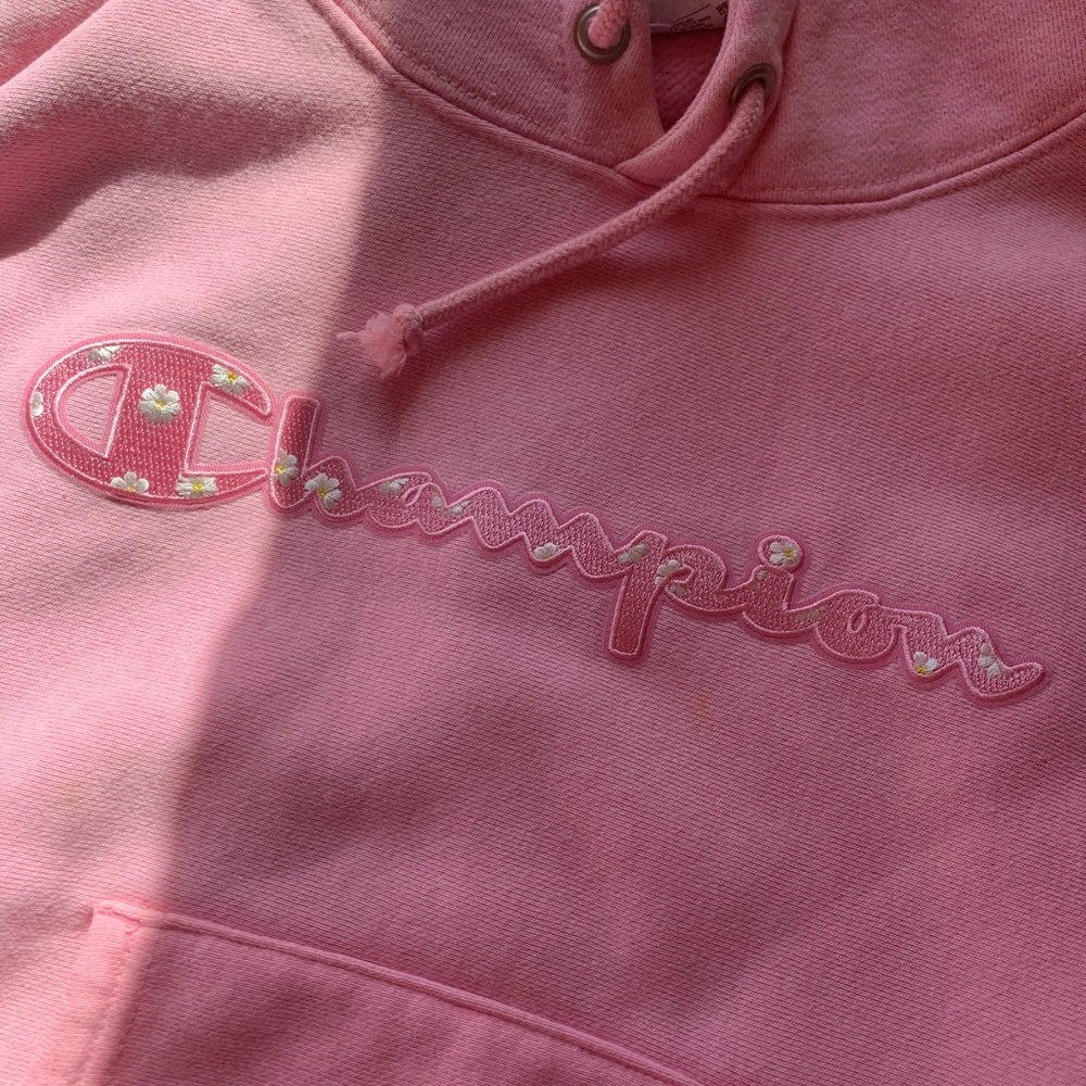 Baby pink champion daisy logo hoodie - Picture 5 of 7